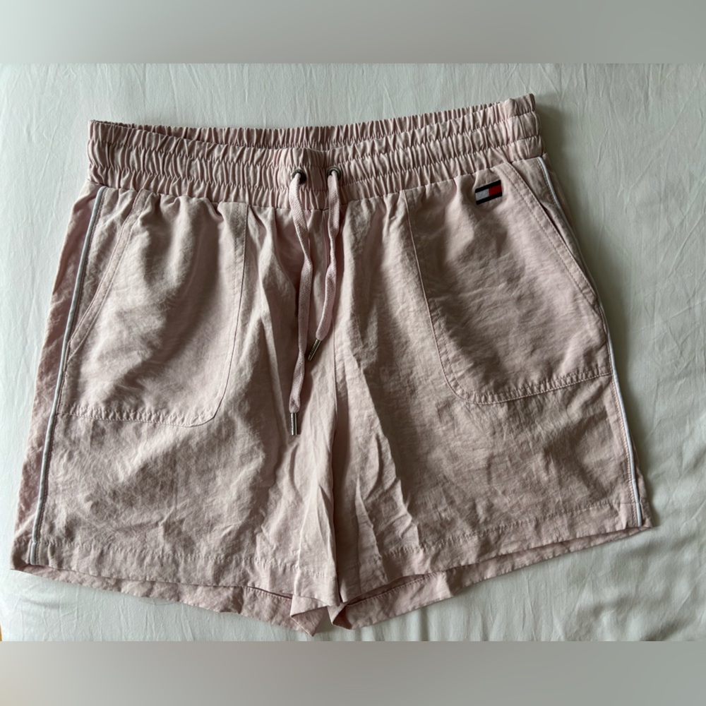 PRE-OWNED Tommy Hilfiger Pink Athletic Shorts with Elastic Waistband | M